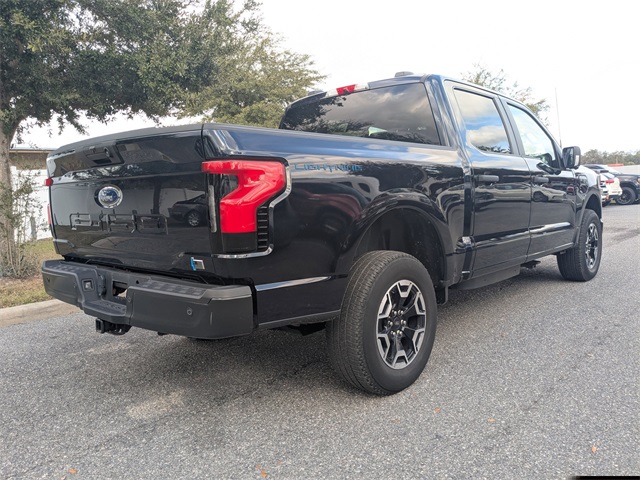 2022 Ford F-150 Lightning photo 2