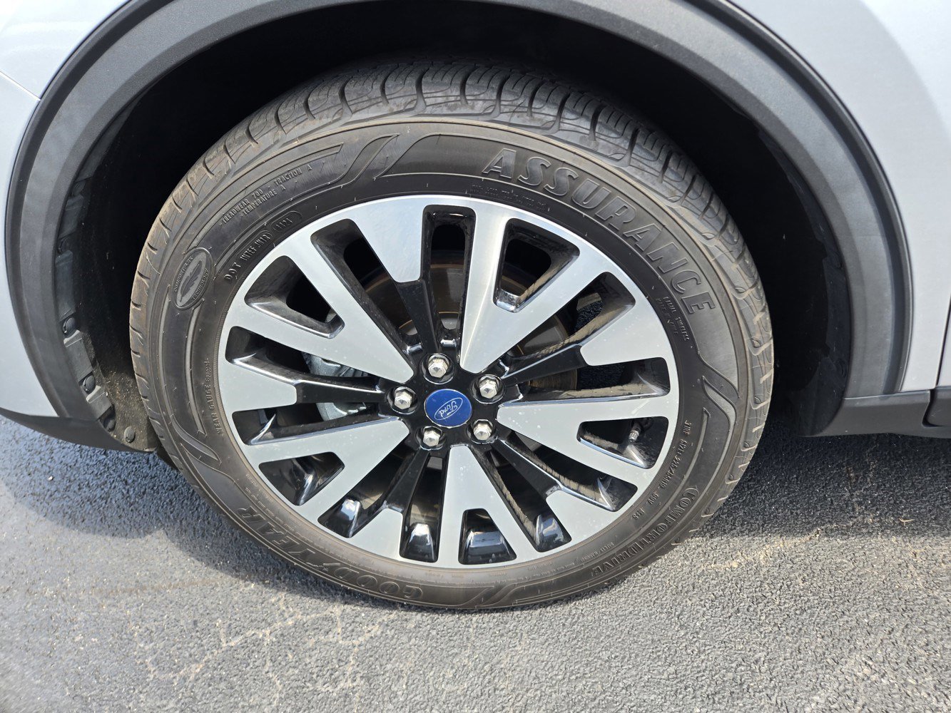 2020 Ford Escape SE Sport Hybrid photo 46