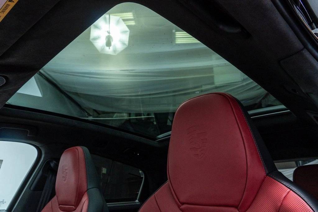 2026 Porsche Cayenne Turbo E-Hybrid Coupe photo 26