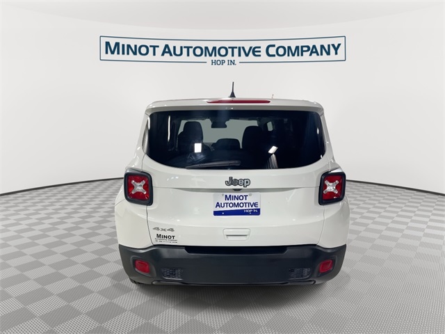 2023 Jeep Renegade Latitude photo 4