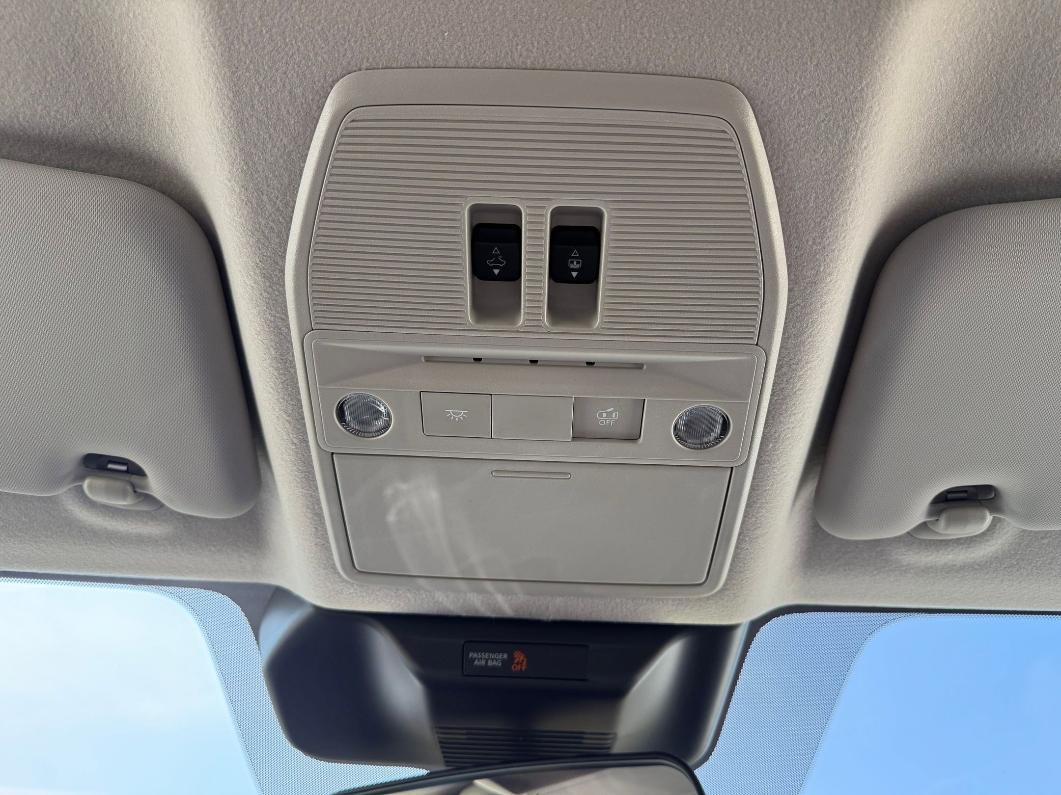 2025 Nissan Kicks SR photo 21