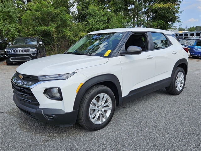 2023 Chevrolet Trailblazer LS photo 2