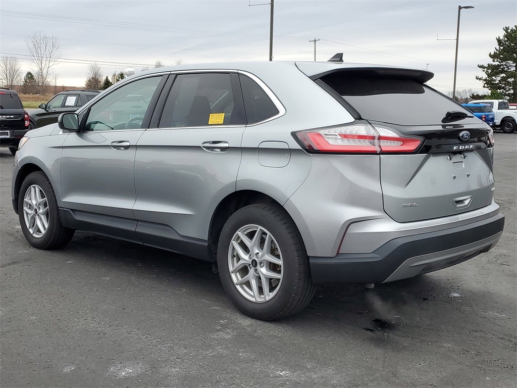 2024 Ford Edge SEL photo 2