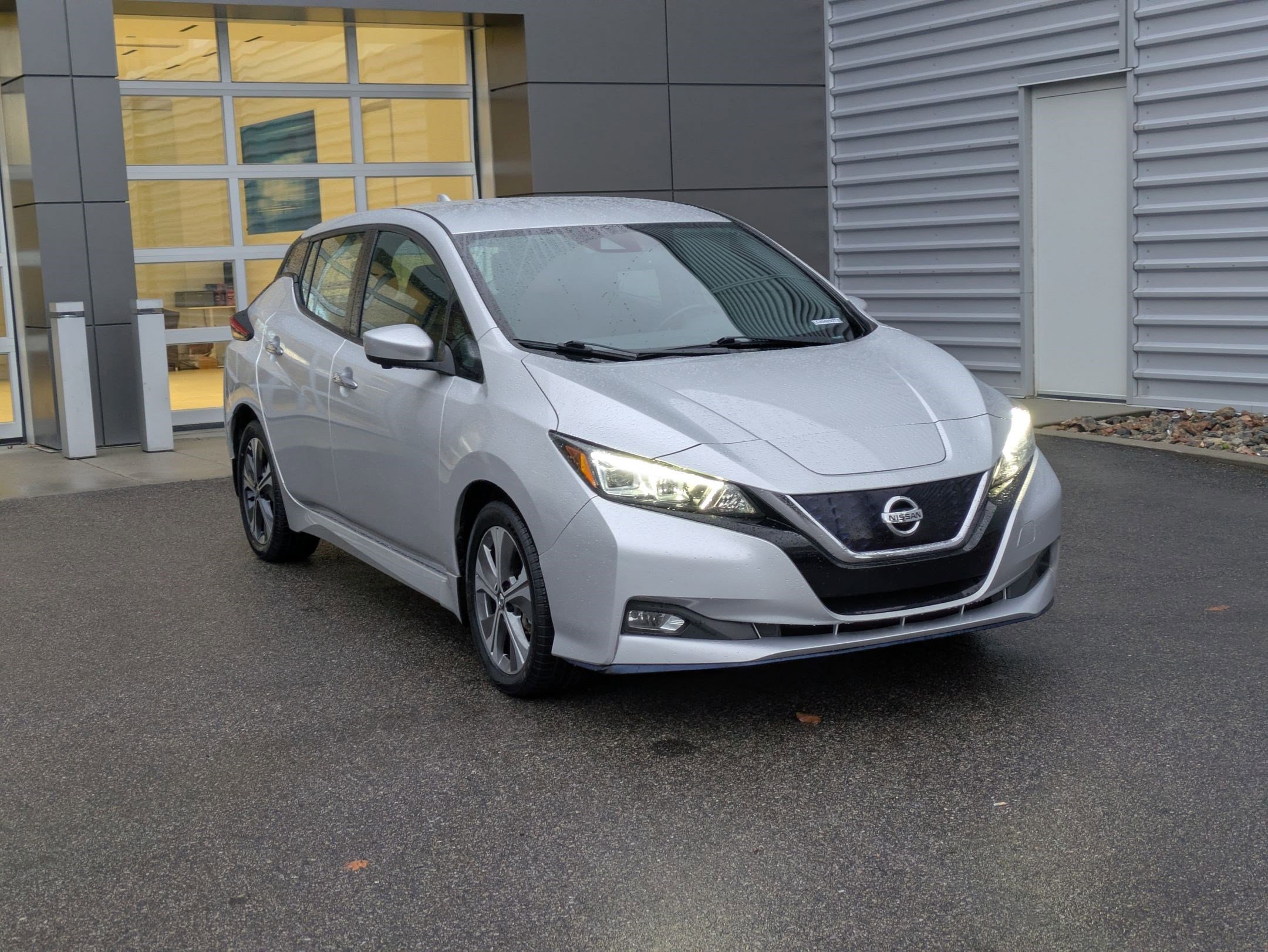 2020 Nissan Leaf SV Plus's photo