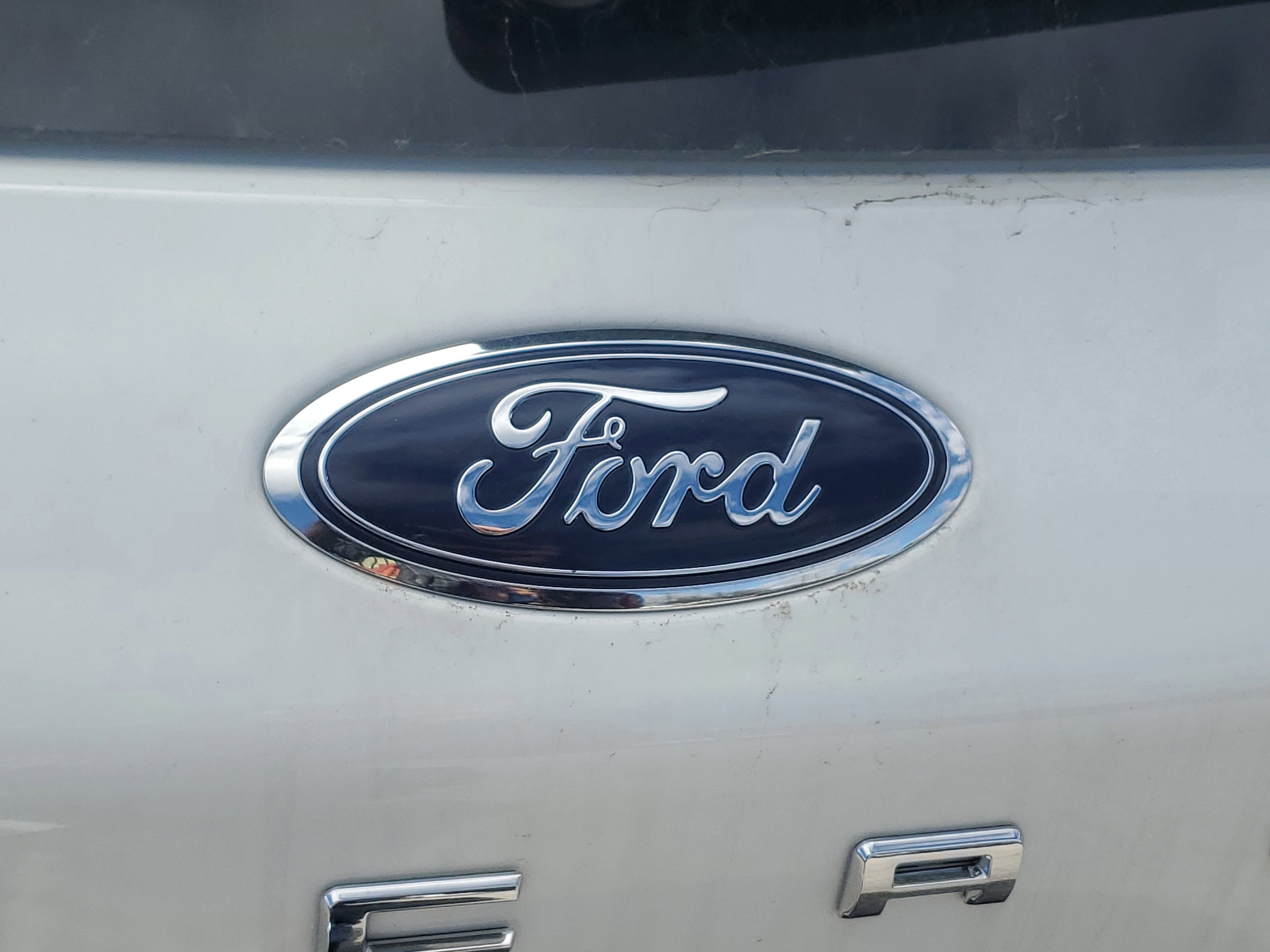 2025 Ford Escape ST-Line Select photo 2