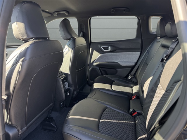 2025 Jeep Compass Latitude photo 11