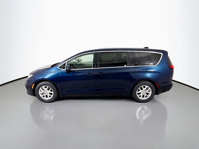 2023 Chrysler Pacifica Touring L photo 4