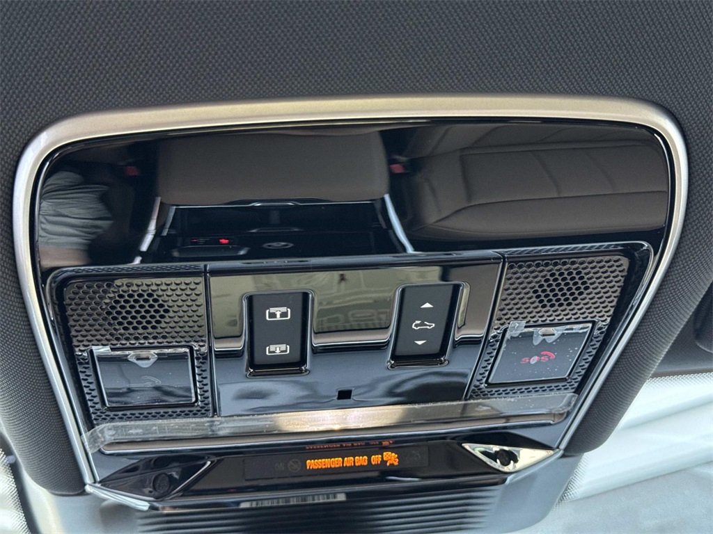 2025 Land Rover Range Rover Sport SE photo 23