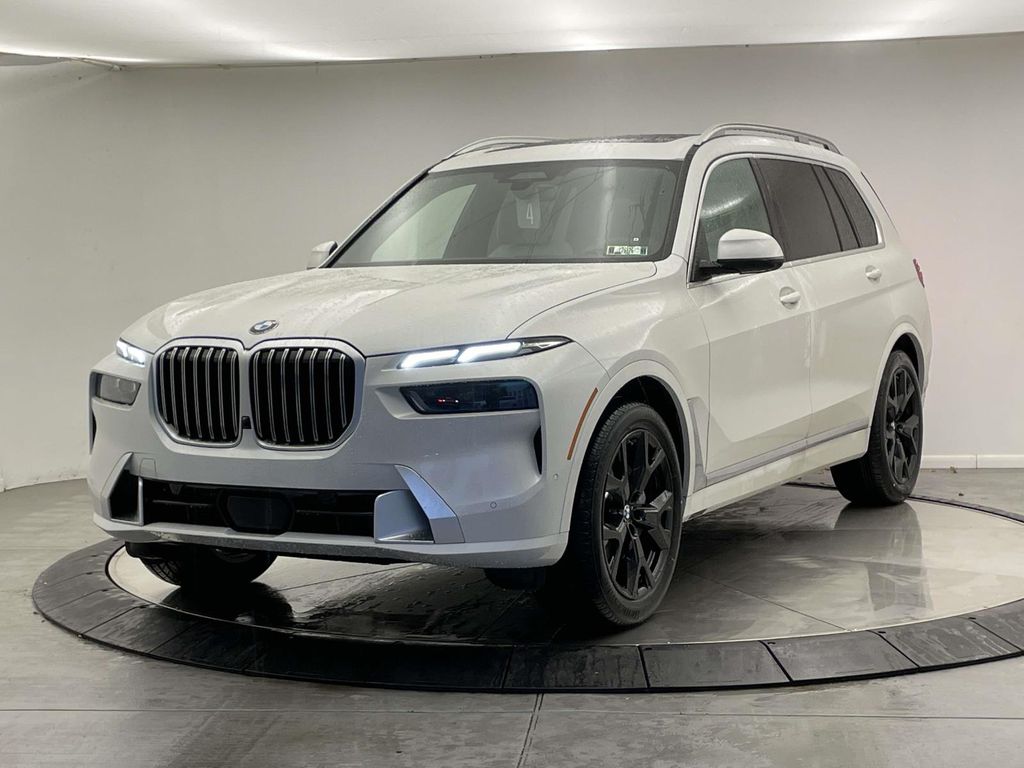 2026 BMW X7 40i's photo