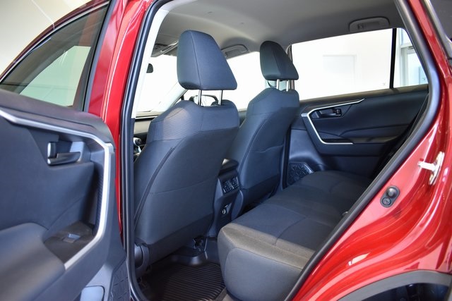 2025 Toyota RAV4 LE photo 13