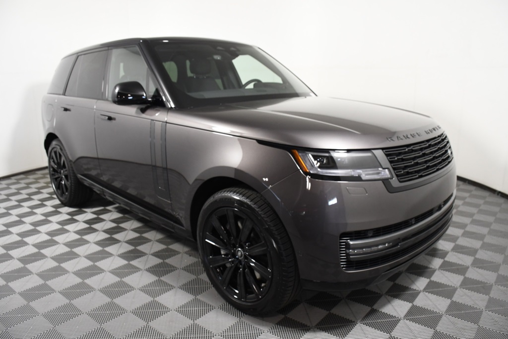 2025 Land Rover Range Rover SE photo 7