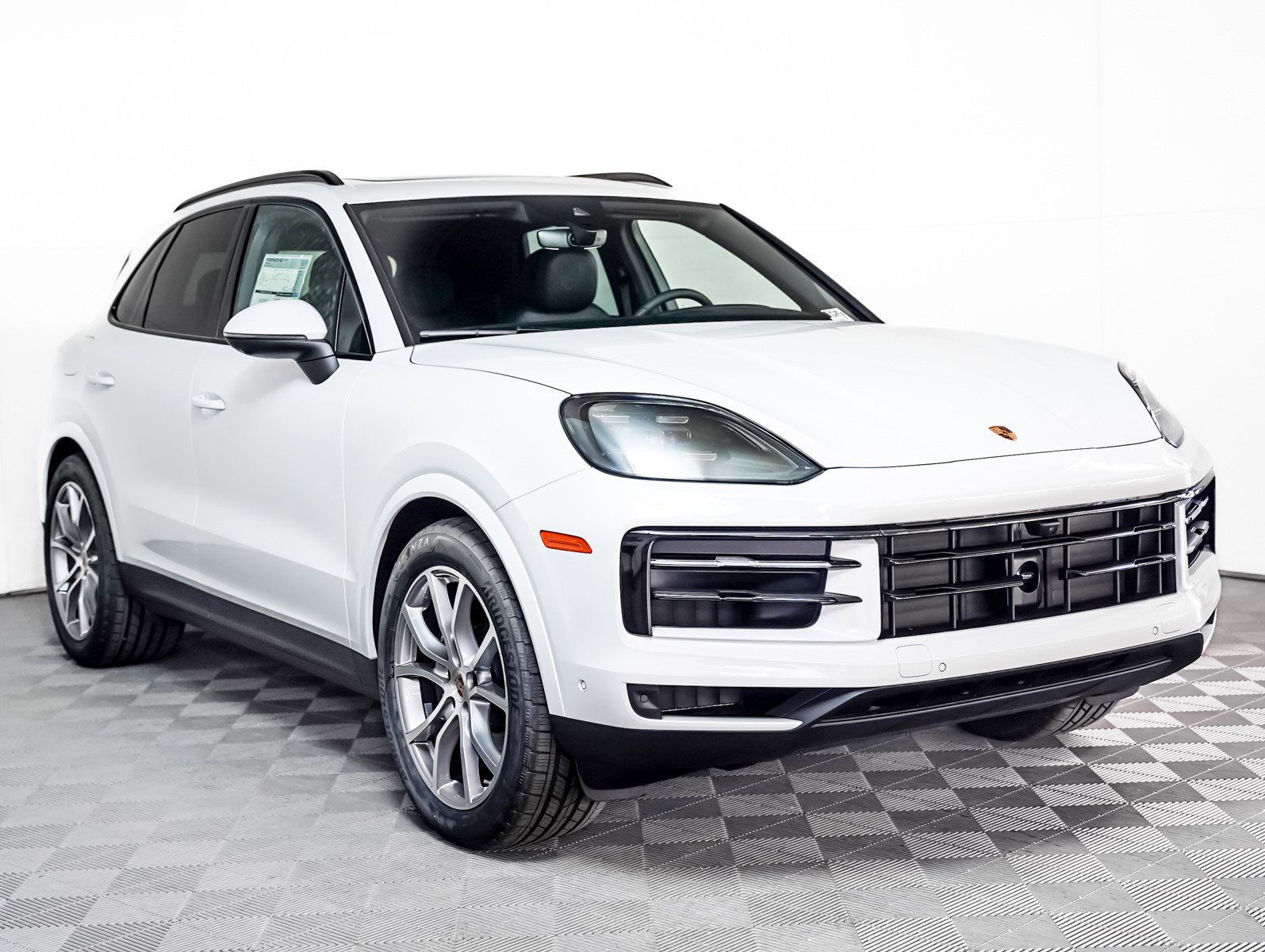2025 Porsche Cayenne photo 8