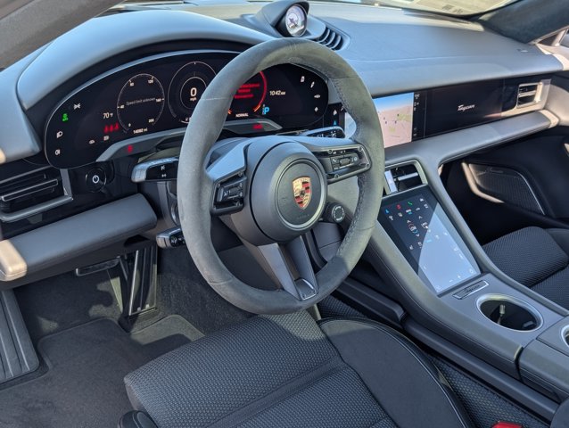 2023 Porsche Taycan GTS photo 4