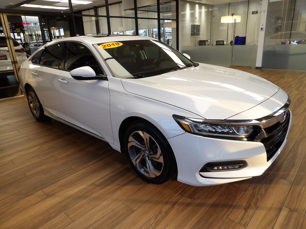 2019 Honda Accord EX-L photo 3