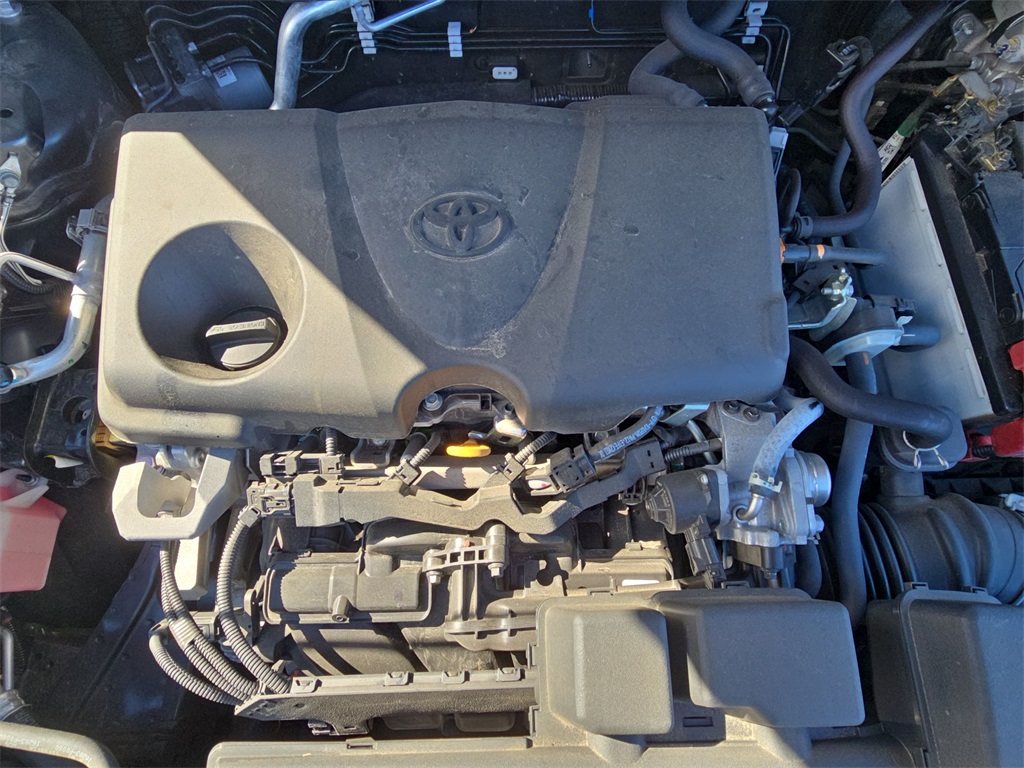 2022 Toyota RAV4 XLE photo 37