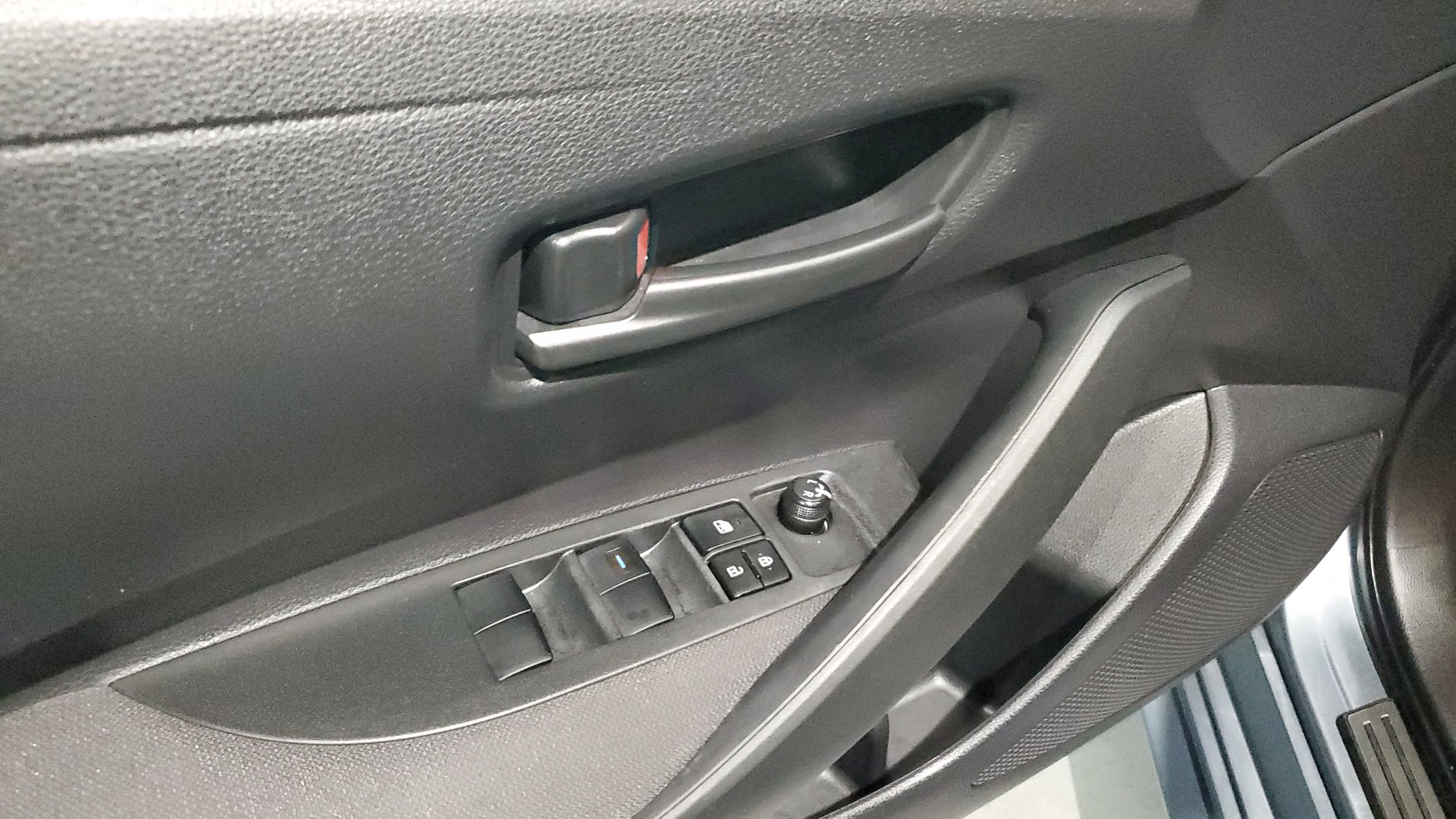 2022 Toyota Corolla Hybrid LE photo 19