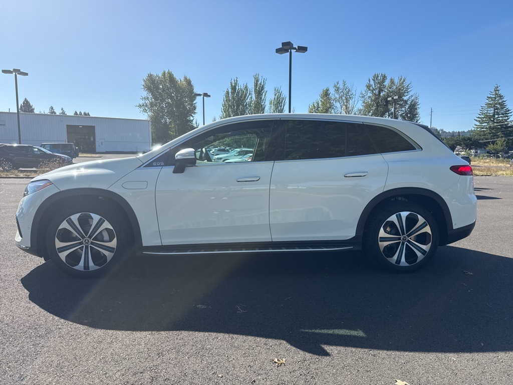 2023 Mercedes Benz EQS SUV 450 4MATIC photo 3