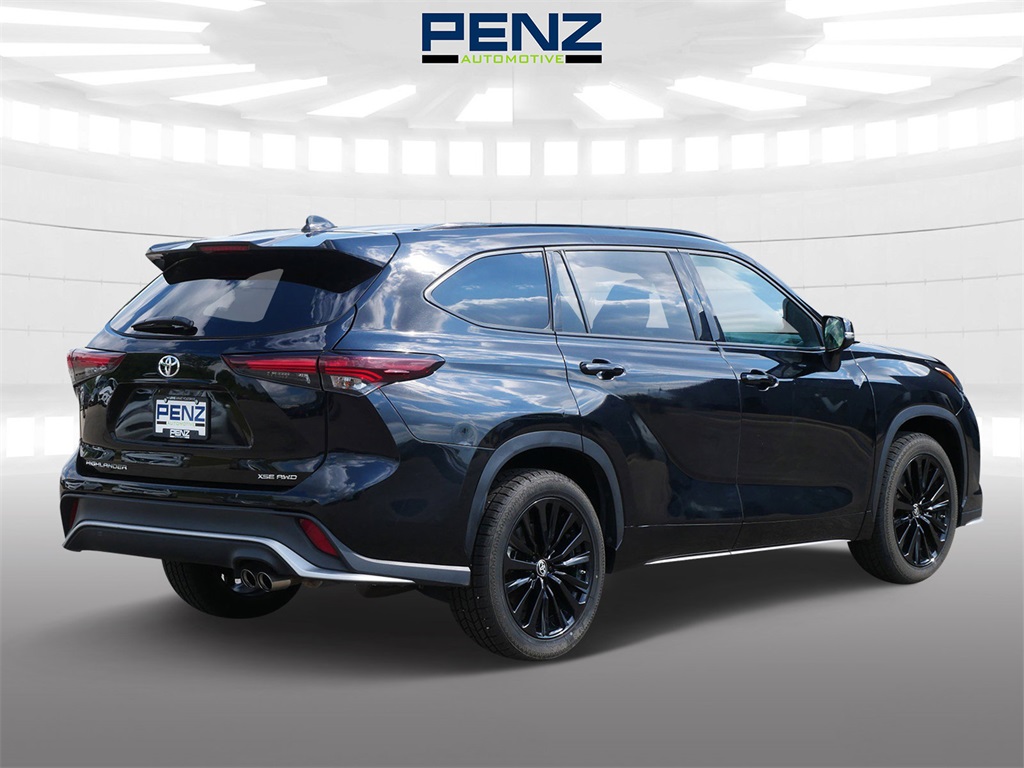2024 Toyota Highlander XSE photo 7