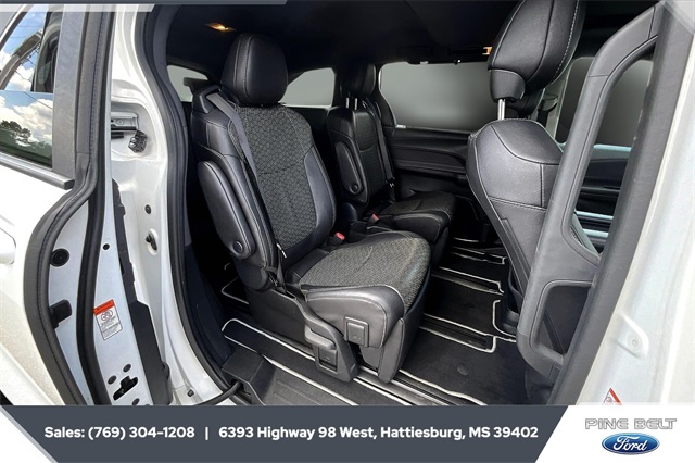 2023 Toyota Sienna XSE photo 17