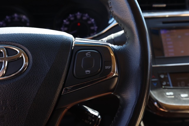 2013 Toyota Avalon XLE photo 25