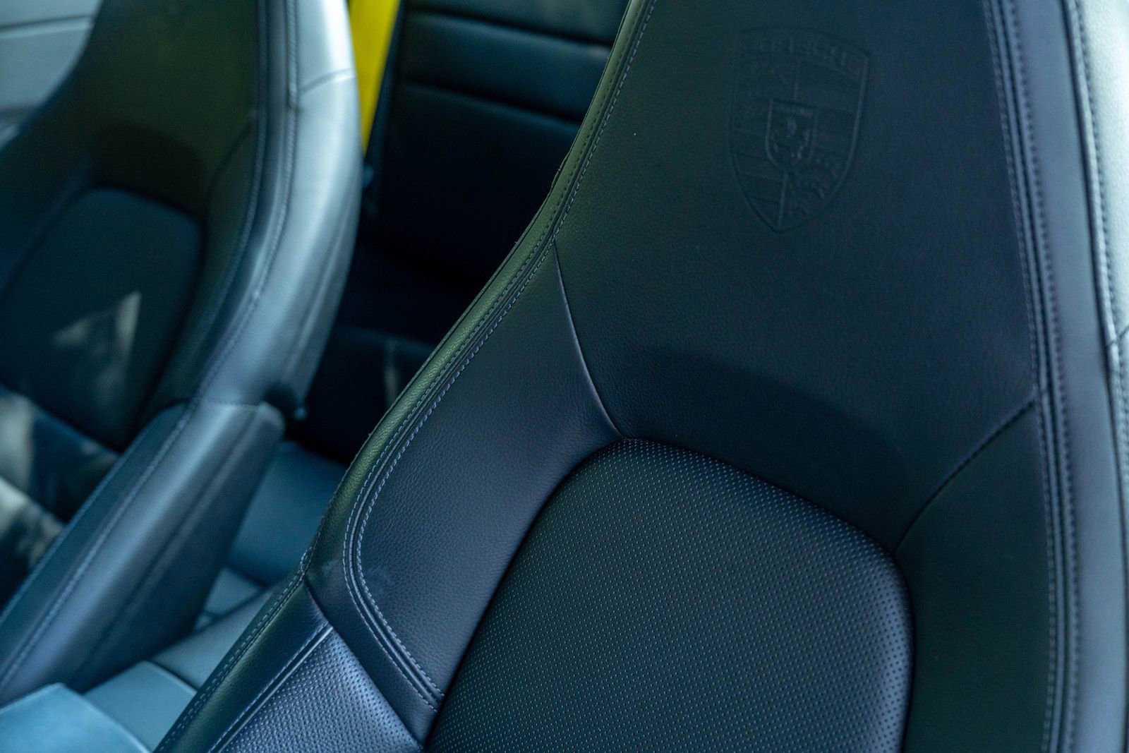 2022 Porsche 911 4 photo 25