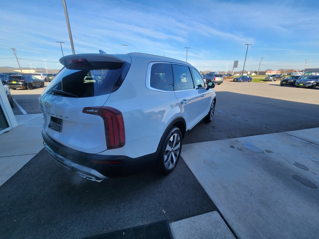 2022 Kia Telluride EX photo 4