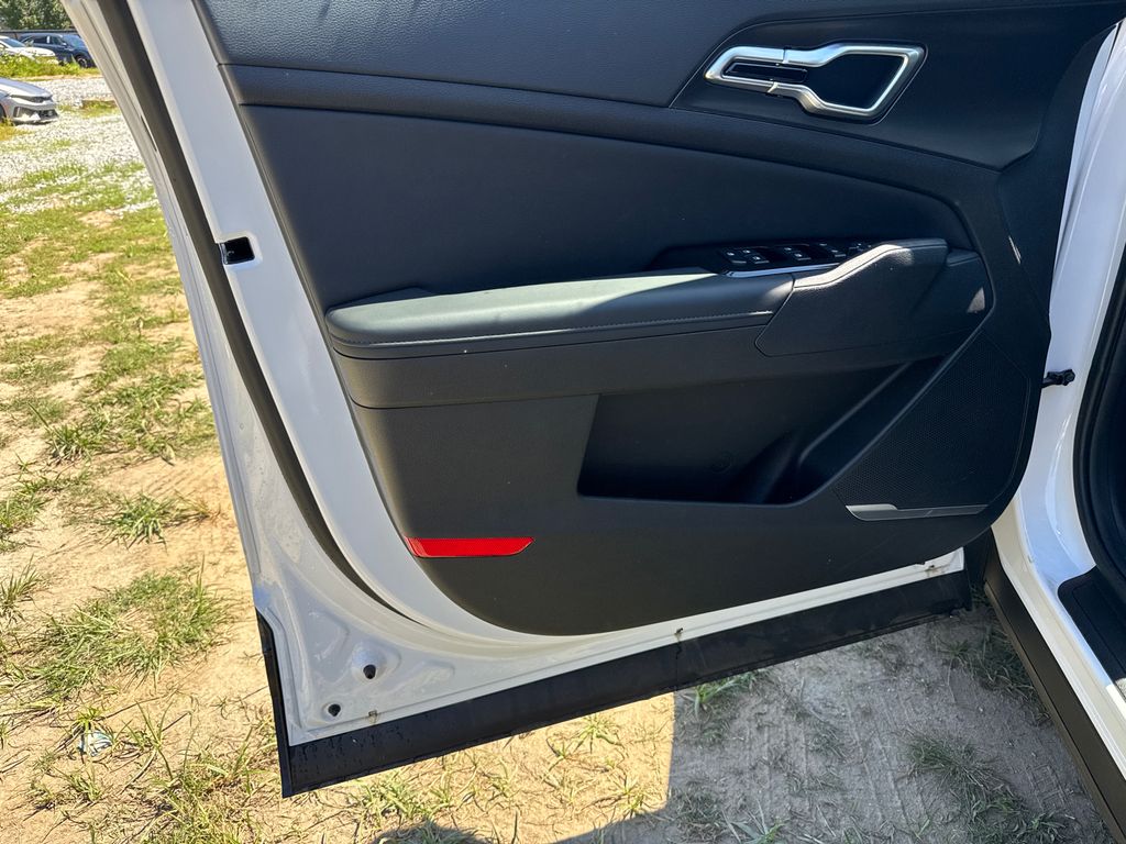 2025 Kia Sportage EX photo 10