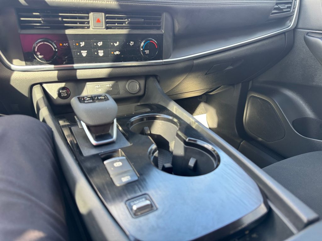 2025 Nissan Rogue S photo 18