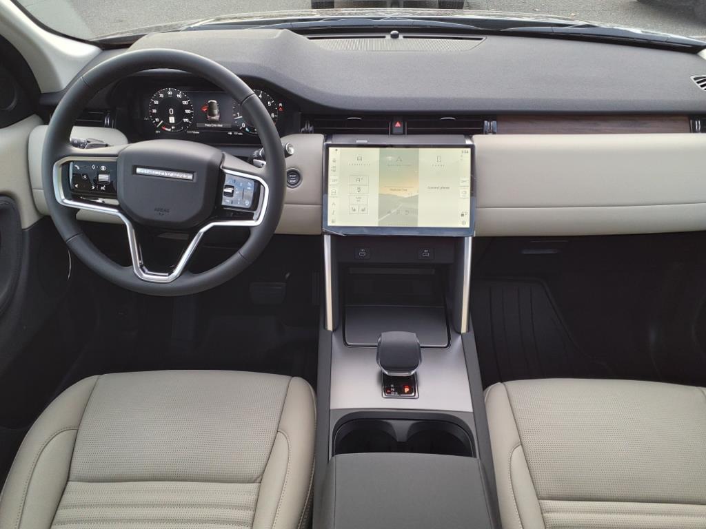 2025 Land Rover Discovery Sport S photo 4