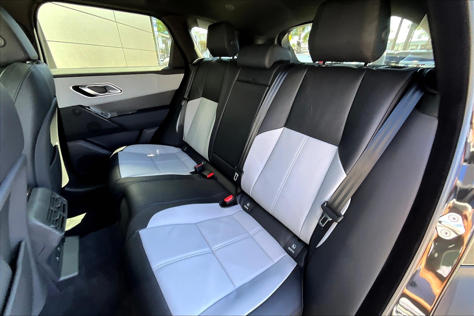 2026 Land Rover Range Rover Velar S photo 10