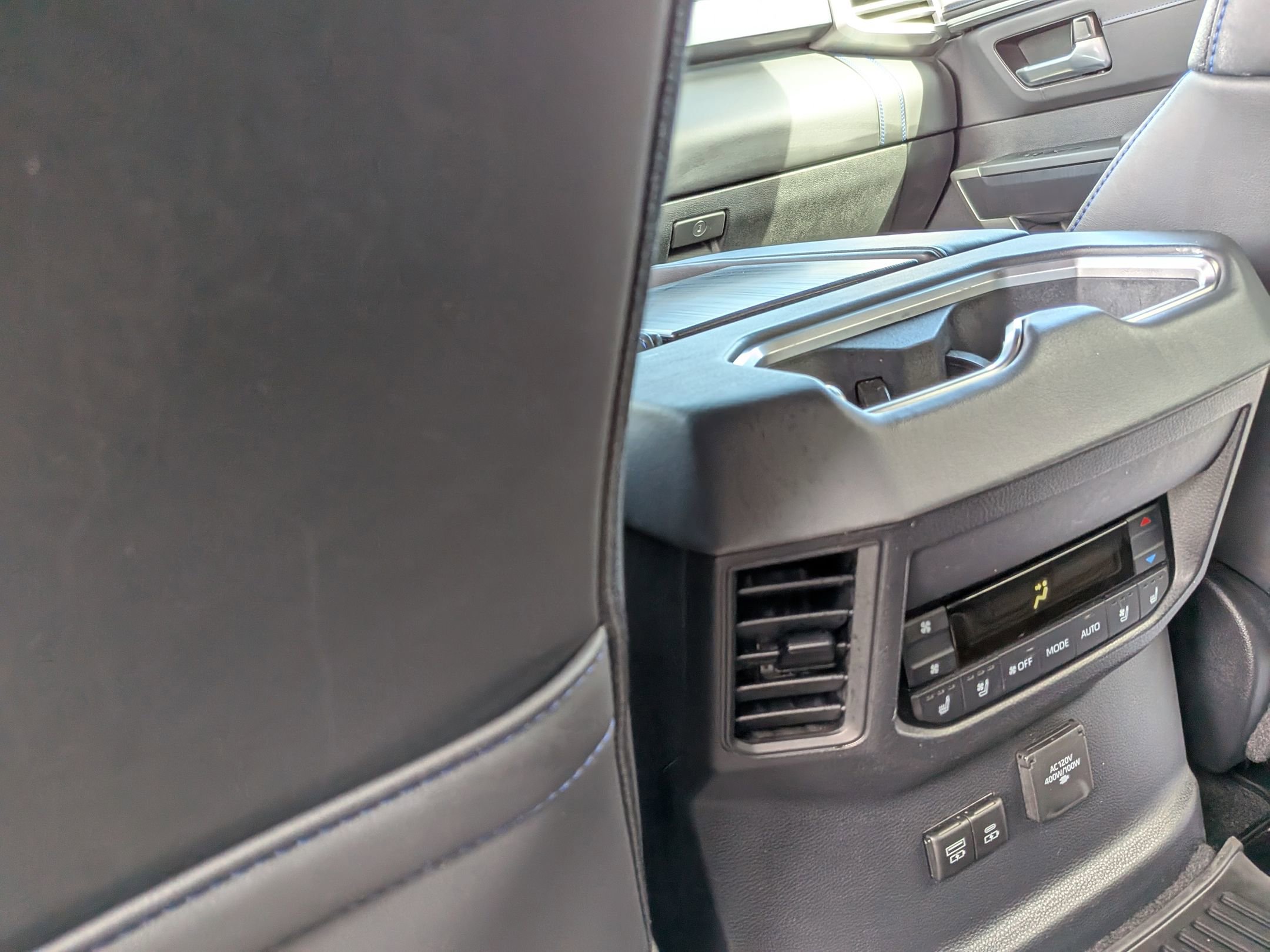 2023 Toyota Sequoia Platinum photo 33