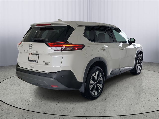 2021 Nissan Rogue SV photo 3