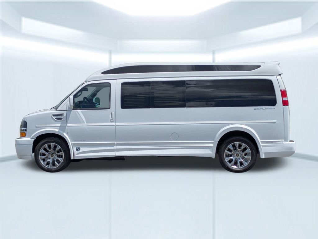 2025 Chevrolet Express Cargo 2500 photo 2