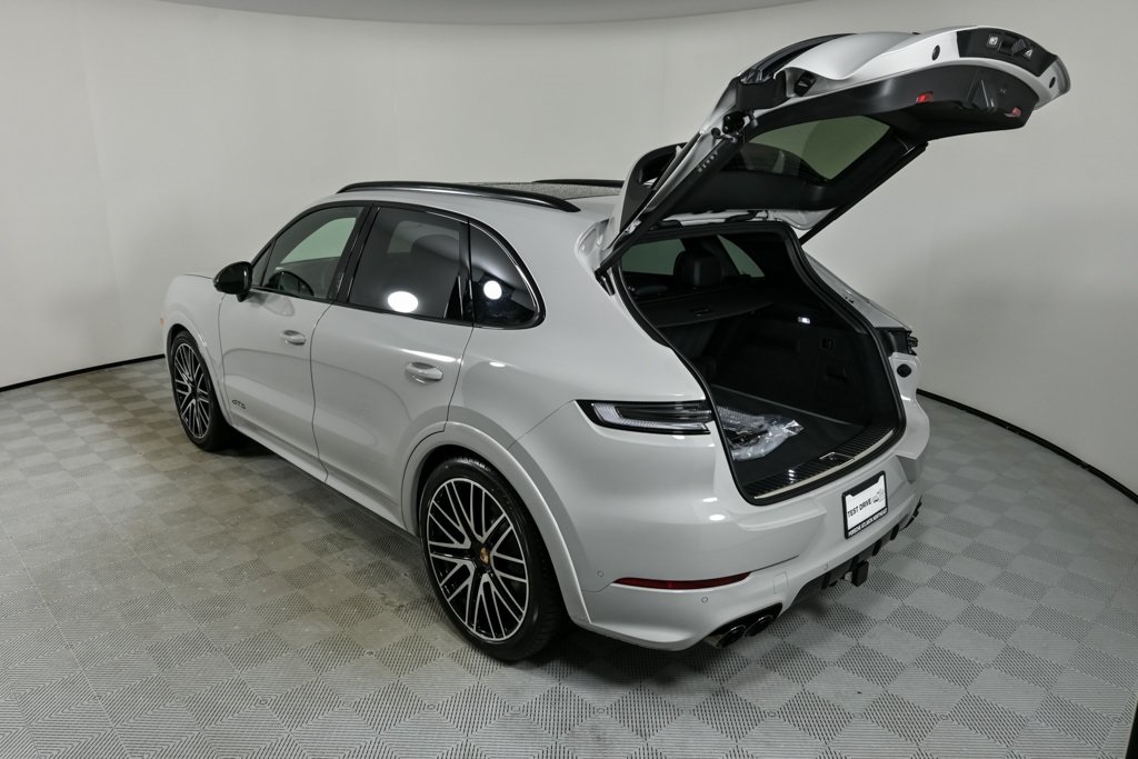 2025 Porsche Cayenne GTS photo 30