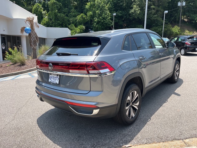 2025 Volkswagen Atlas Cross Sport SE photo 3