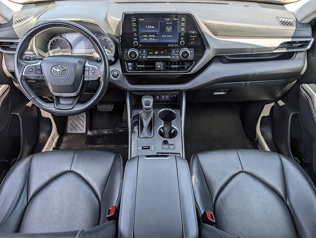 2022 Toyota Highlander XLE photo 18