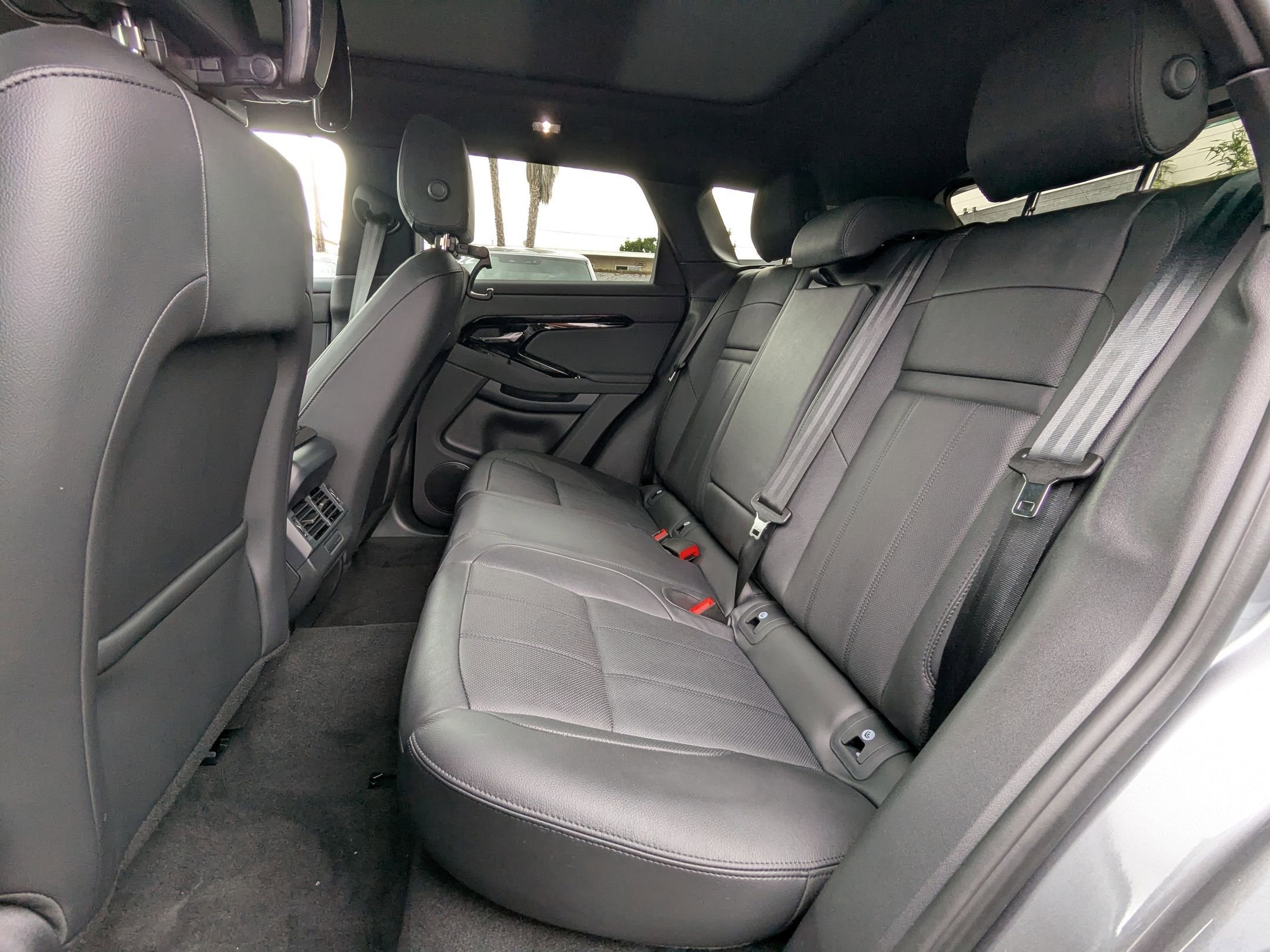 2026 Land Rover Range Rover Evoque S photo 15