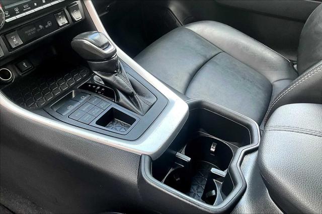 2022 Toyota RAV4 XLE Premium photo 14