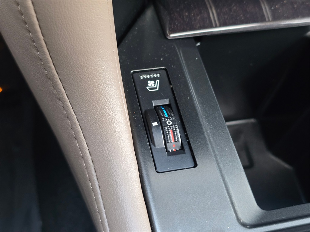 2023 Lexus GX 460 photo 15