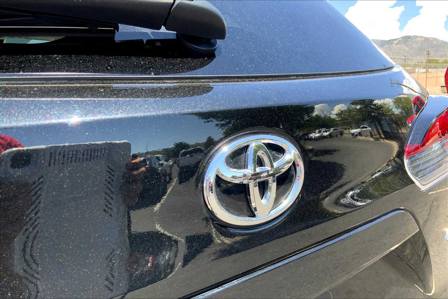 2024 Toyota Corolla Cross XLE photo 26