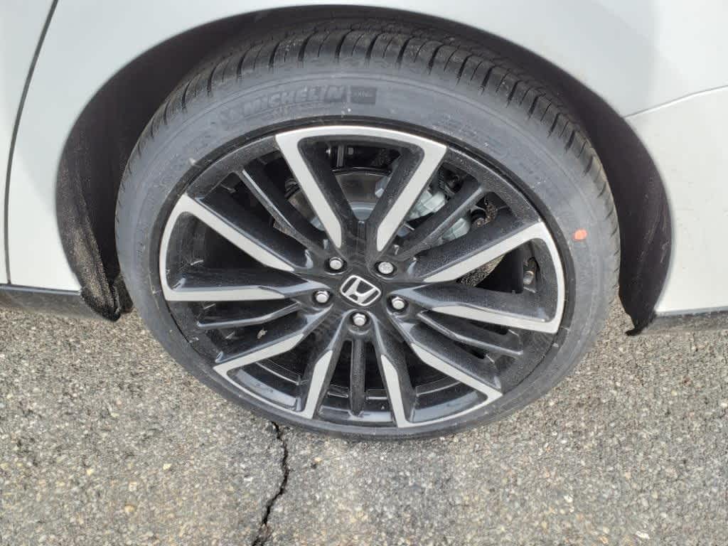 2025 Honda Accord Hybrid Touring photo 5