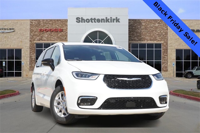 2026 Chrysler Pacifica Select's photo