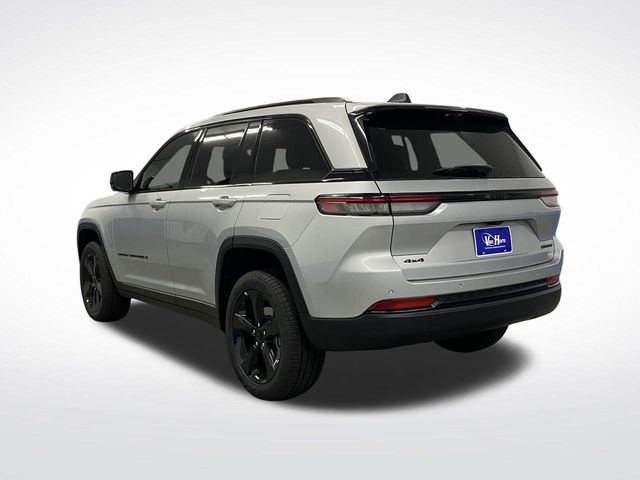 2025 Jeep Grand Cherokee Limited photo 2