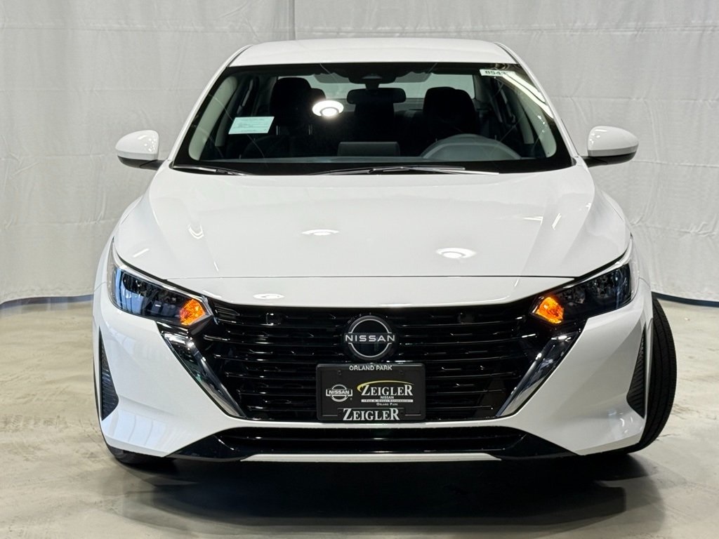 2025 Nissan Sentra SV photo 2