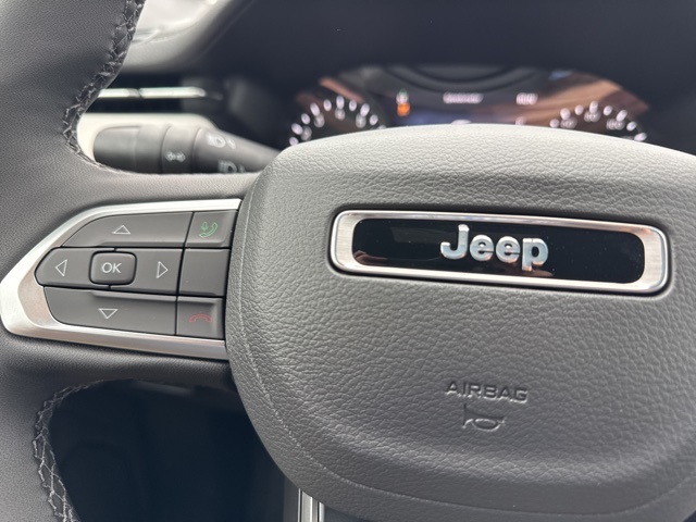 2025 Jeep Compass Limited photo 16