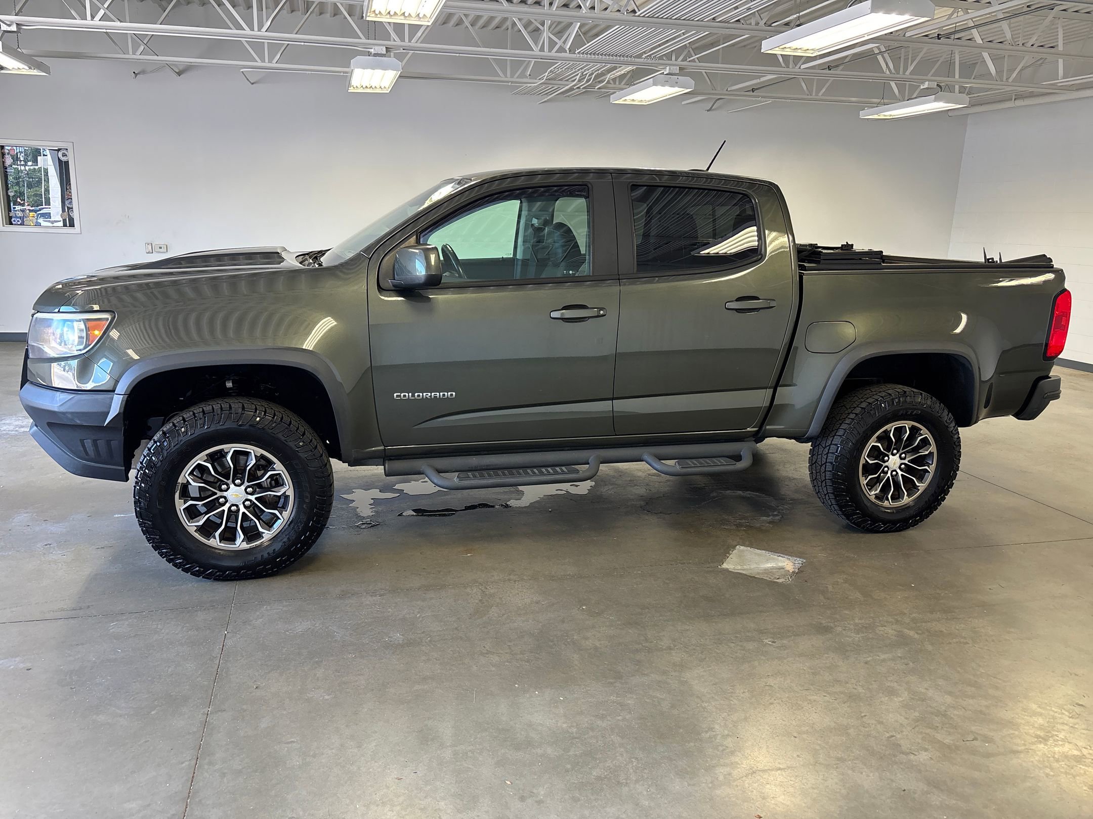 2018 Chevrolet Colorado ZR2 photo 2