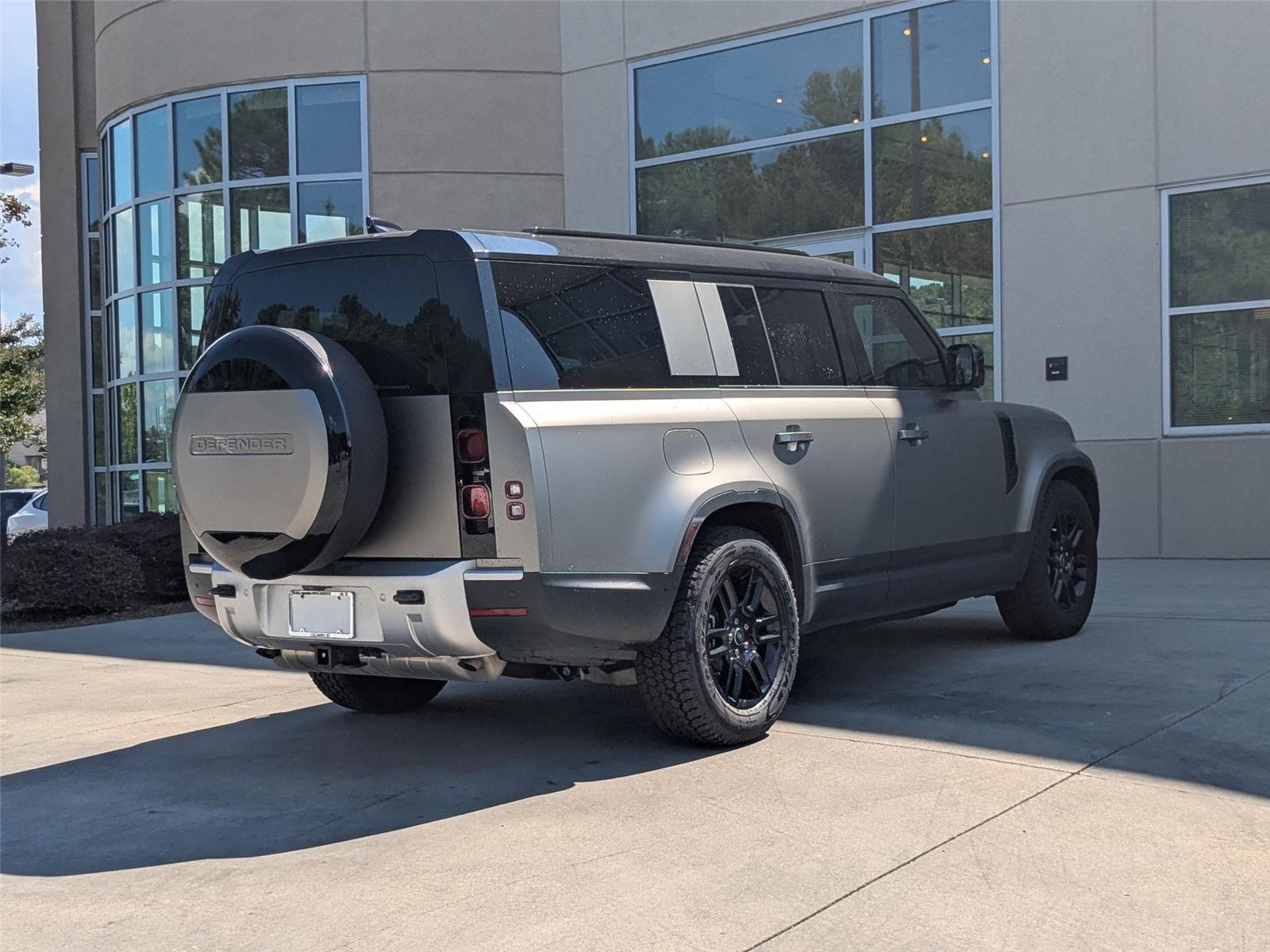 2025 Land Rover Defender S photo 6