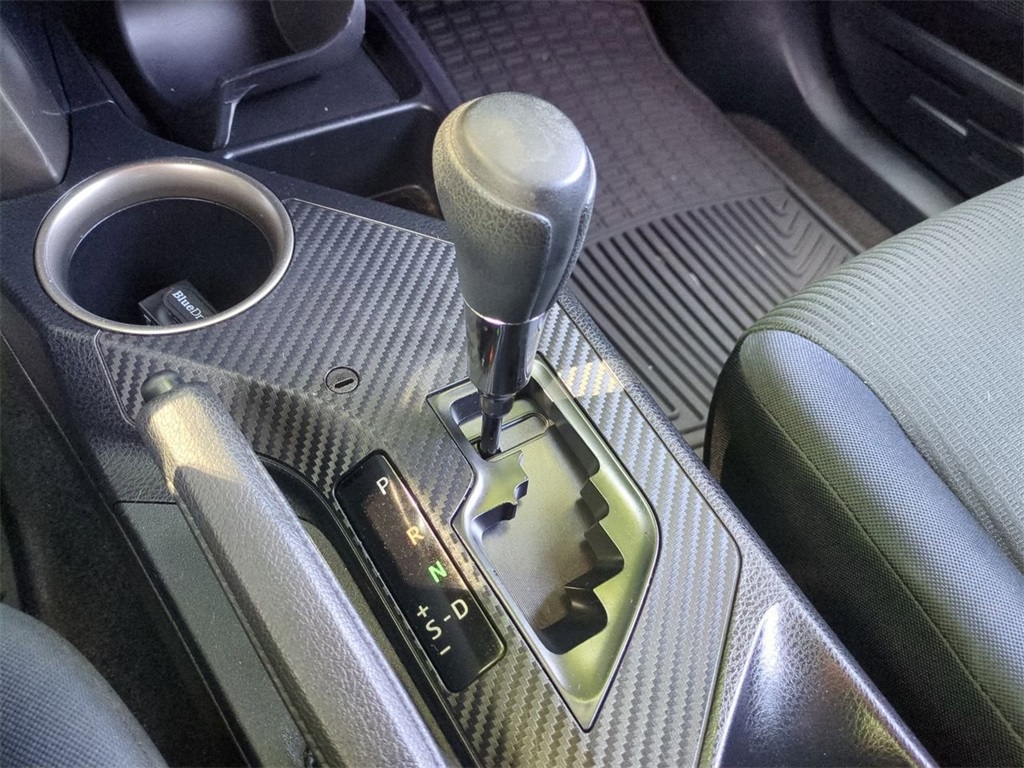 2014 Toyota RAV4 LE photo 18