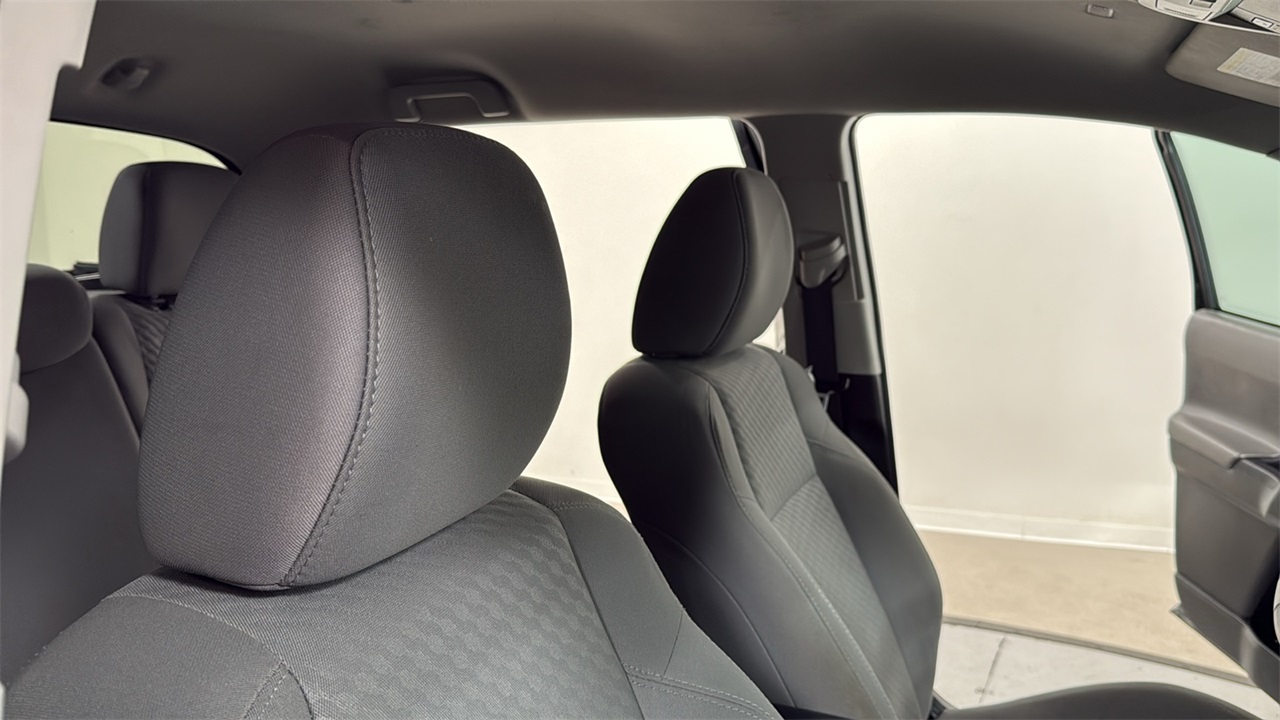 2022 Toyota Tacoma SR5 photo 19