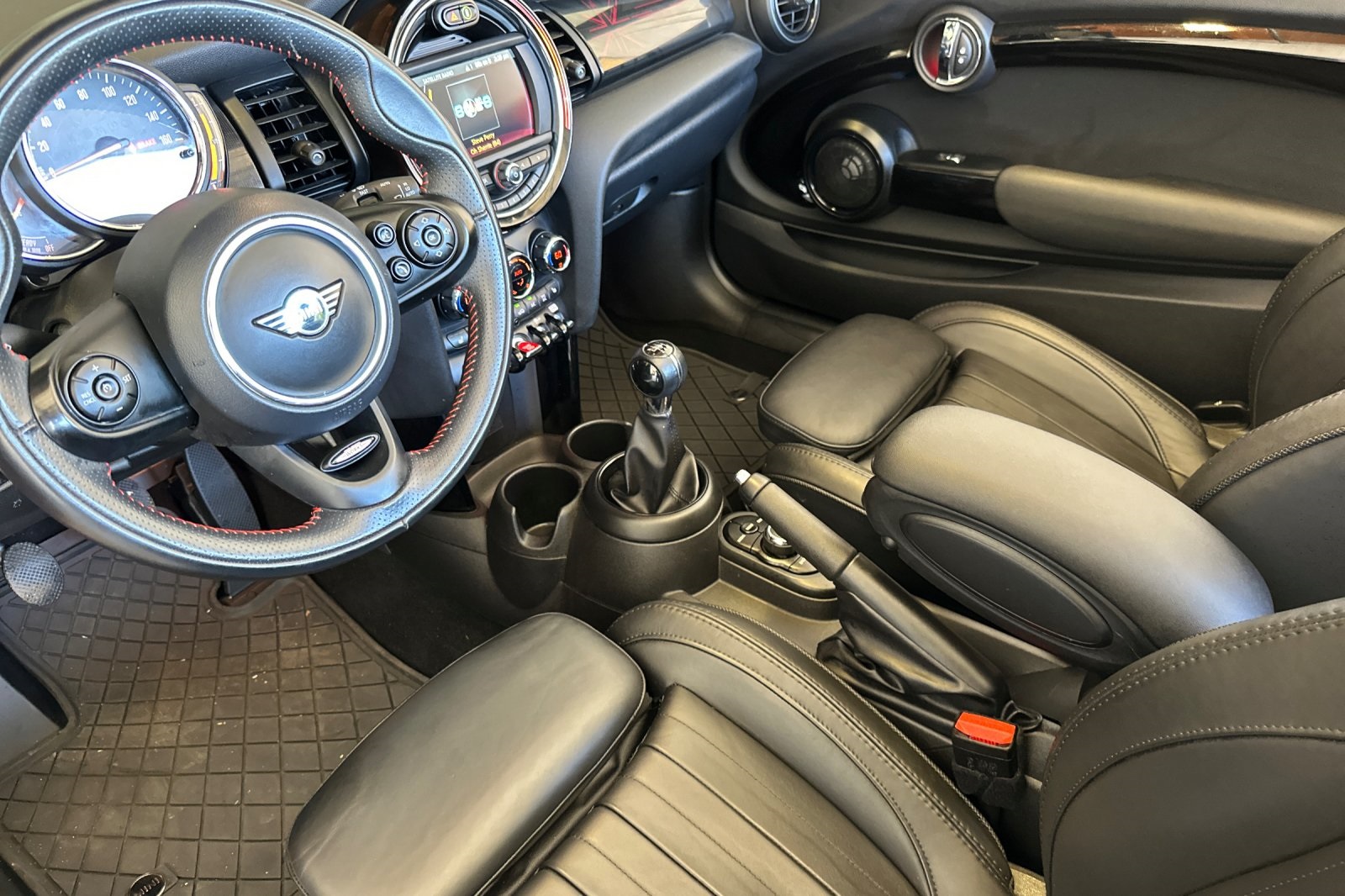 2021 Mini Cooper Convertible S photo 11